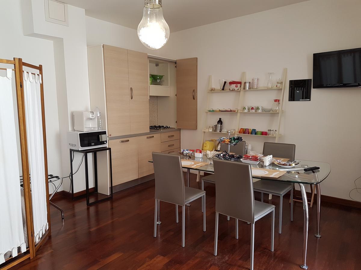 Bed & Parking Apartment Palermo Exterior photo