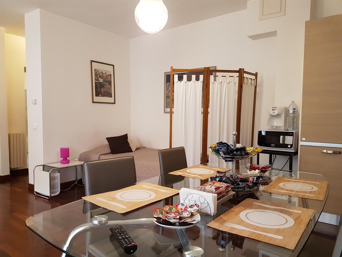 Bed & Parking Apartment Palermo Exterior photo