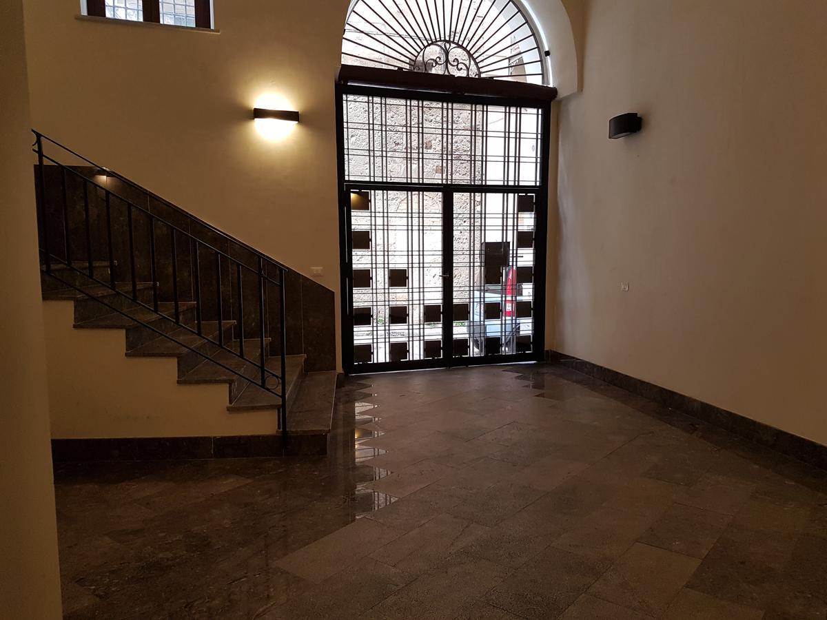 Bed & Parking Apartment Palermo Exterior photo
